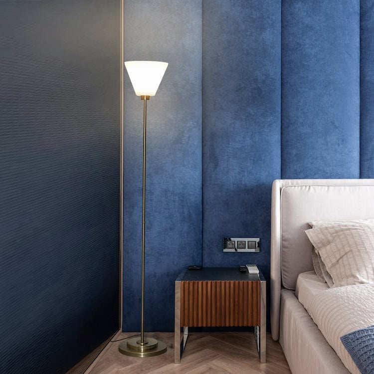 RISE Single Light uplighter Floor Lamp In Brass Finish